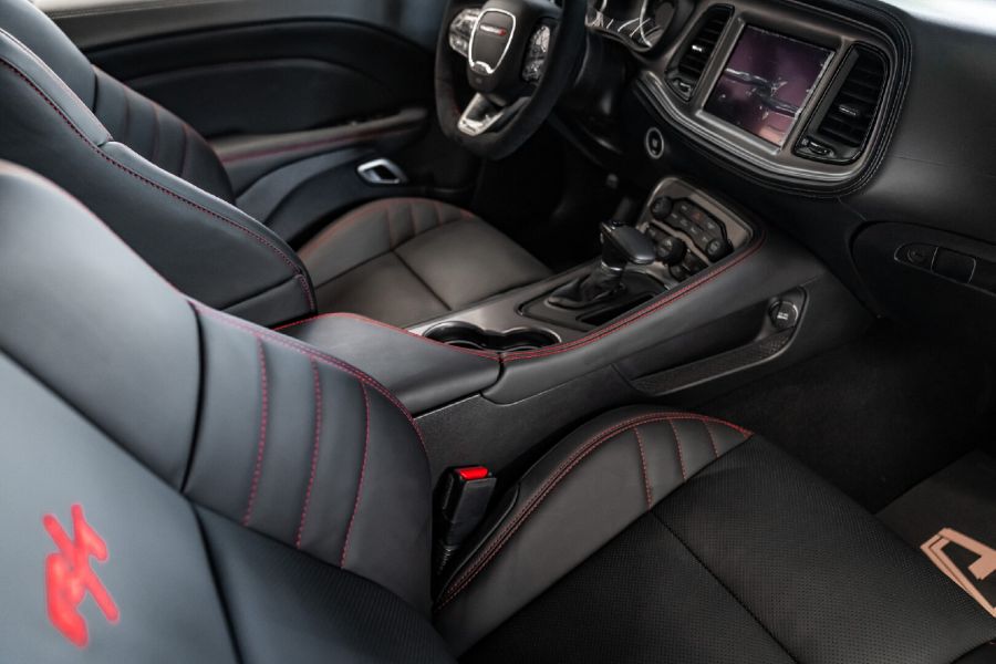 DODGE CHALLENGER 2020-2024 KIRMIZI DETAY - SİYAH DERİ DÖŞEME