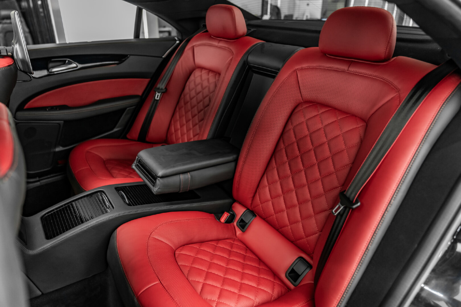 MERCEDES C218 CLS 2011-2017 KIRMIZI DERİ DÖŞEME