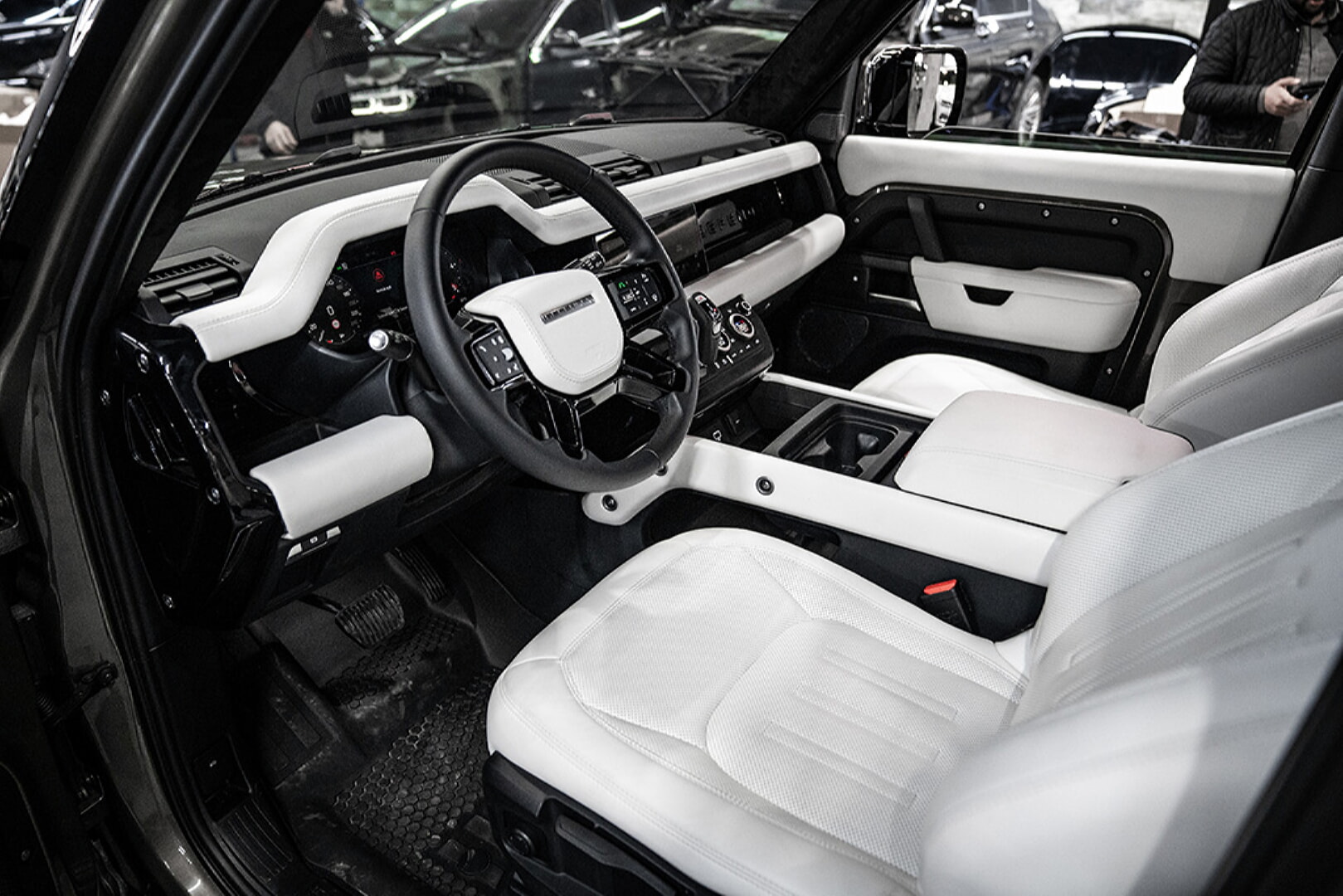 LAND ROVER DEFENDER 2022-2025 BEYAZ DERİ DÖŞEME