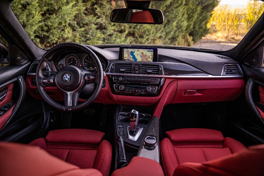 BMW F30 3 SERİSİ 2012-2018 KIRMIZI SUNİ DERİ DÖŞEME