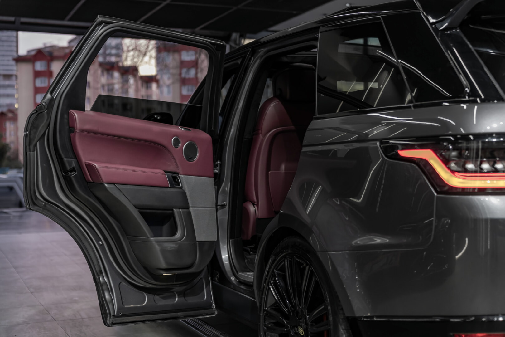 RANGE ROVER SPORT 2018-2021 BORDO DERİ DÖŞEME