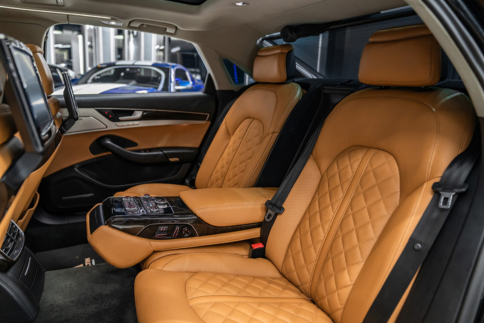 AUDİ A8 2010-2017 TABA DERİ DÖŞEME