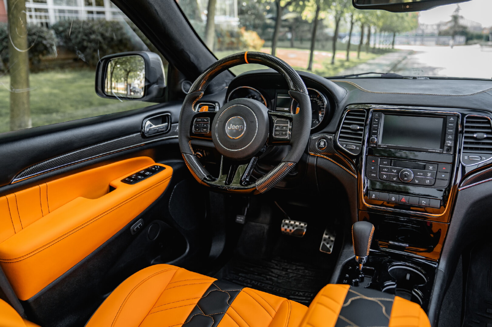 GRAND CHEROKEE 2012-2019 TURUNCU-SİYAH DERİ DÖŞEME