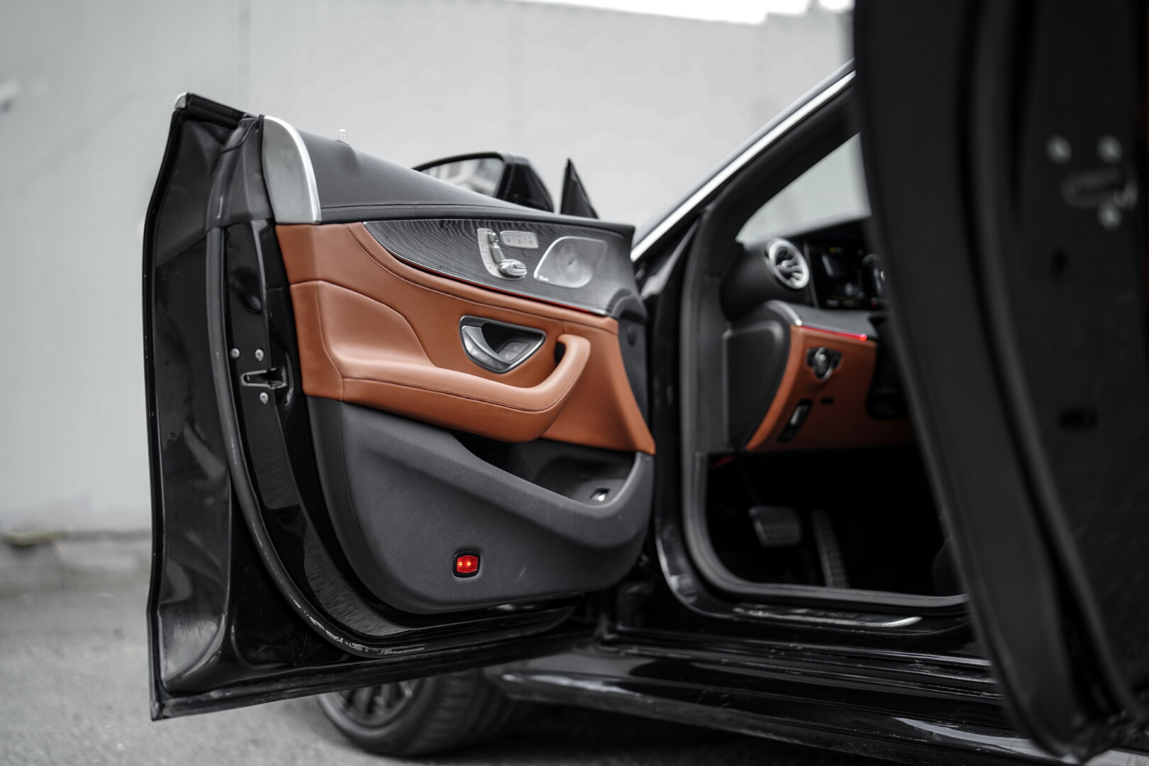 MERCEDES GT43 2020-2023 TABA DERİ DÖŞEME