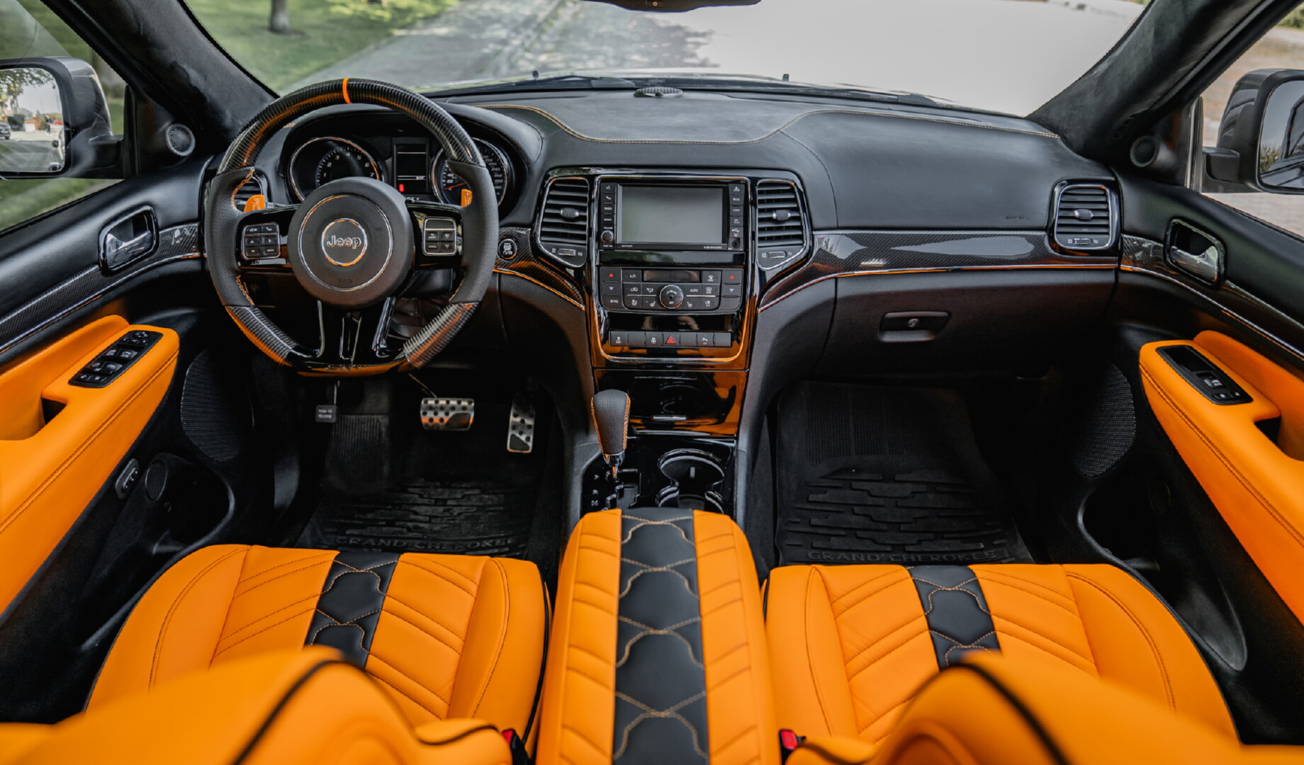 GRAND CHEROKEE 2012-2019 TURUNCU-SİYAH DERİ DÖŞEME