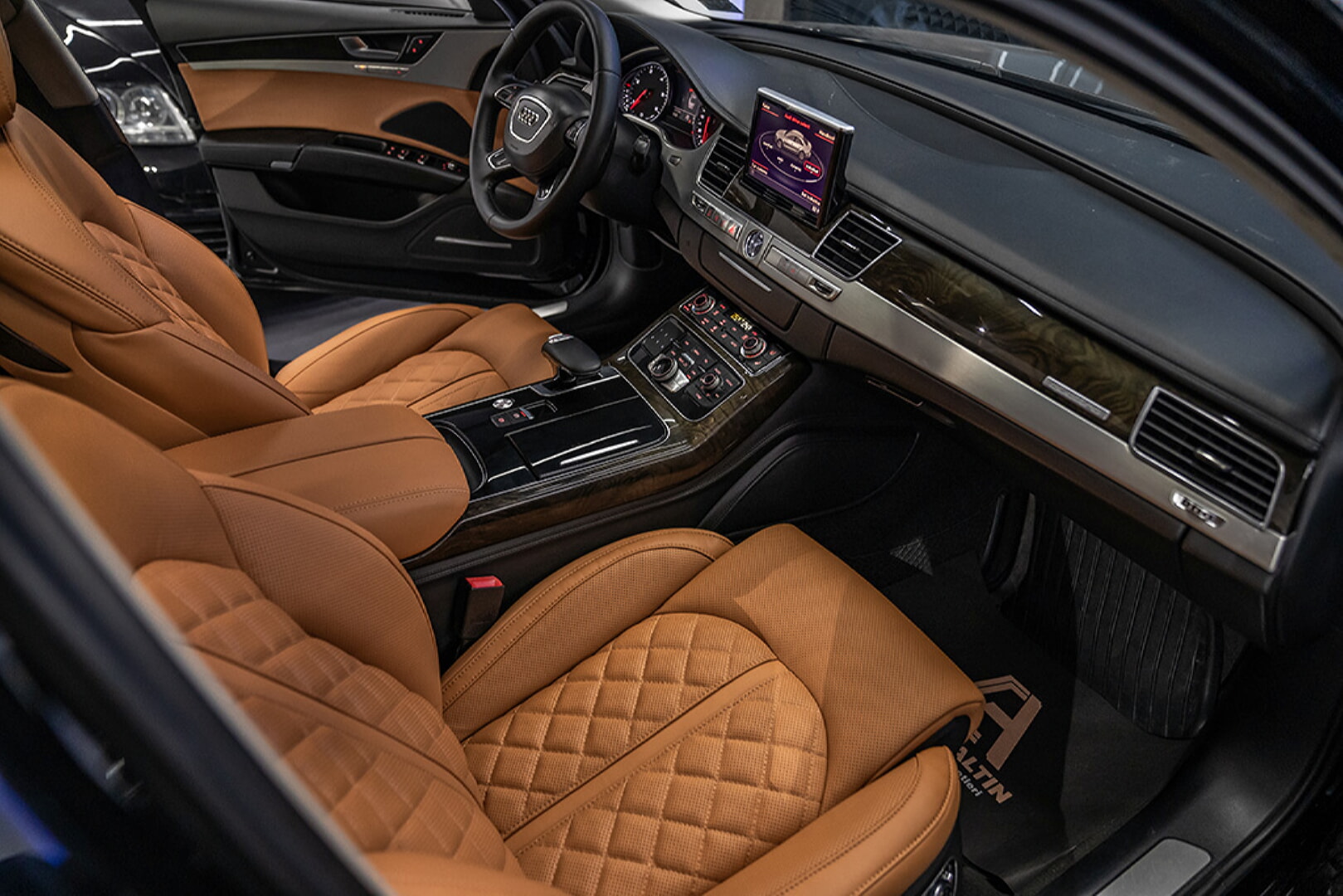 AUDİ A8 2010-2017 TABA DERİ DÖŞEME