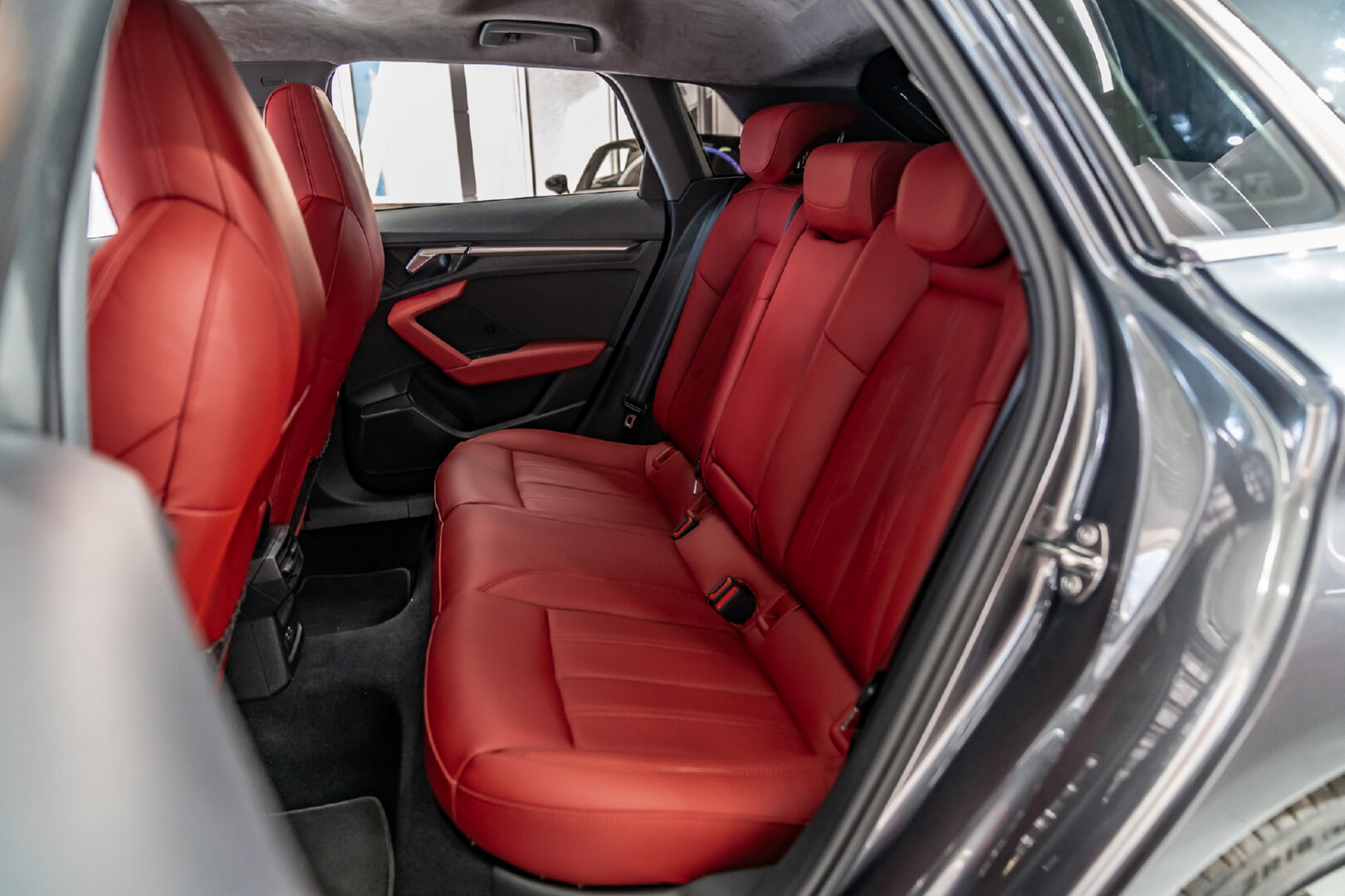 AUDİ A3 2017-2020 KIRMIZI DERİ DÖŞEME