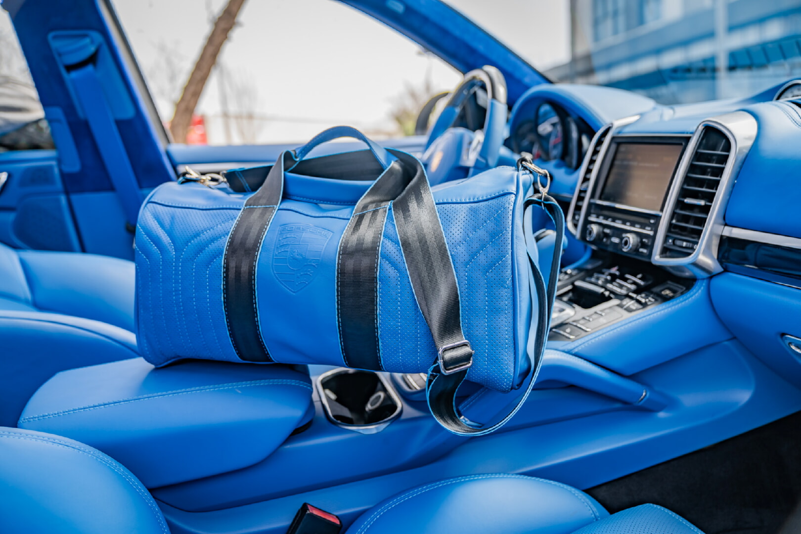 PORSCHE CAYENNE 2010-2017 MAVİ DERİ DÖŞEME