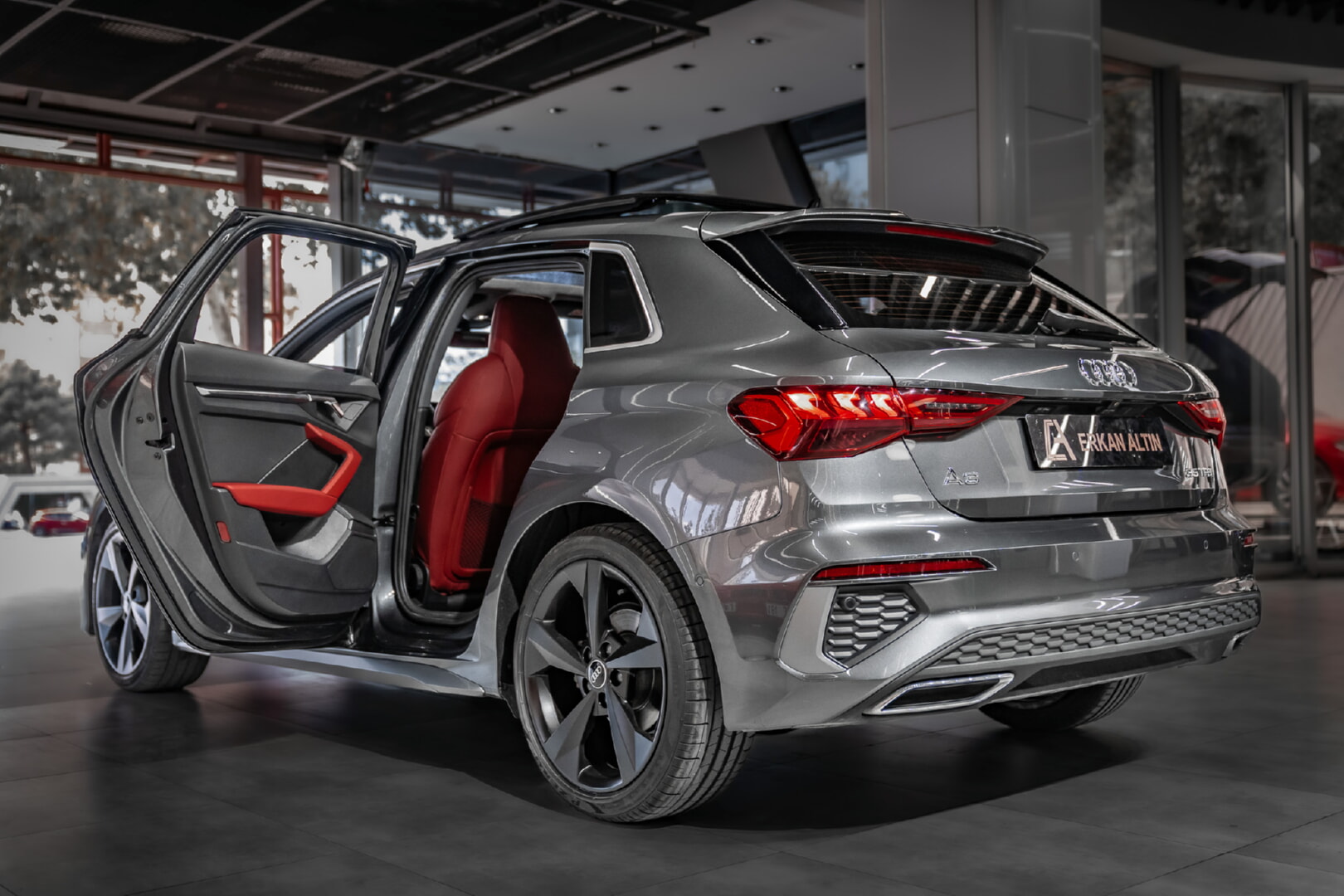 AUDİ A3 2017-2020 KIRMIZI DERİ DÖŞEME