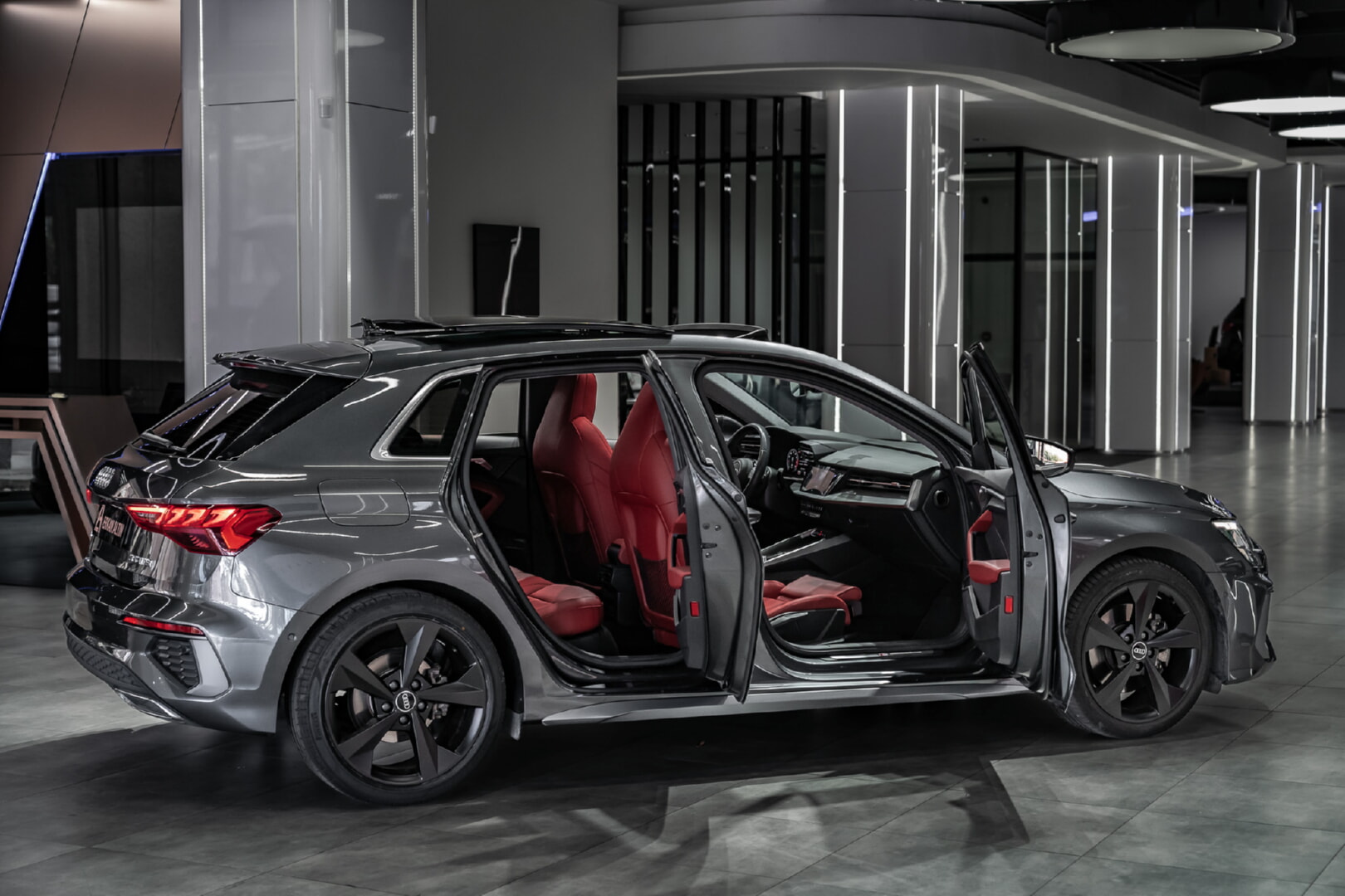 AUDİ A3 2017-2020 KIRMIZI DERİ DÖŞEME