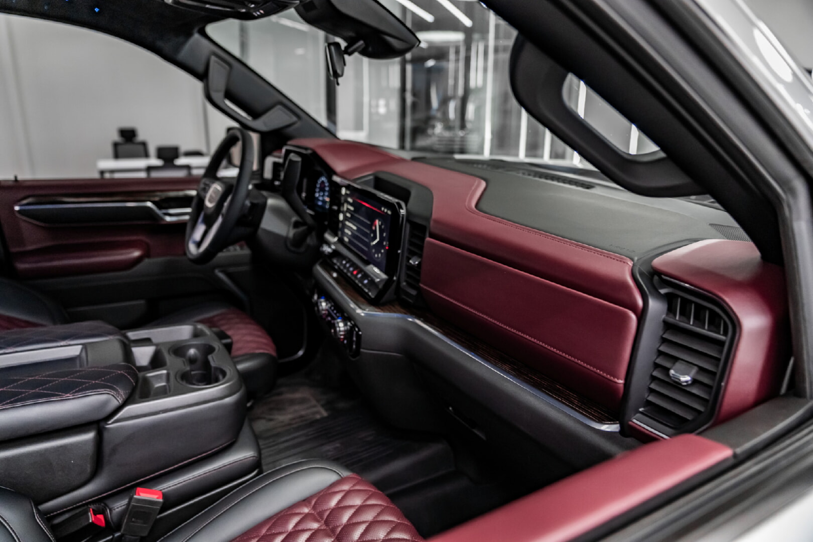 GMC SİERRA 2021-2024 BORDO DERİ DÖŞEME