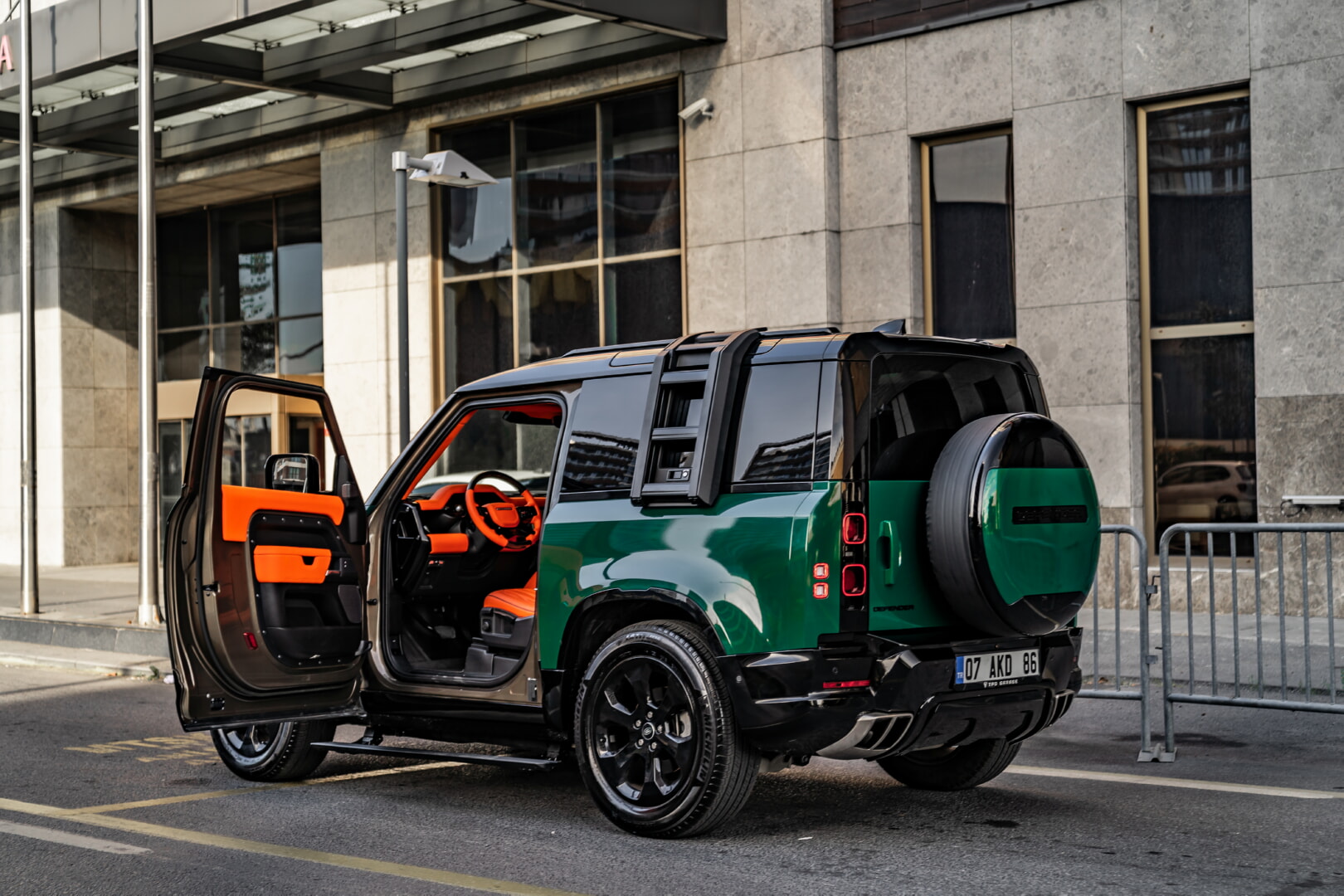 LAND ROVER DEFENDER 2022-2025 TURUNCU DERİ DÖŞEME