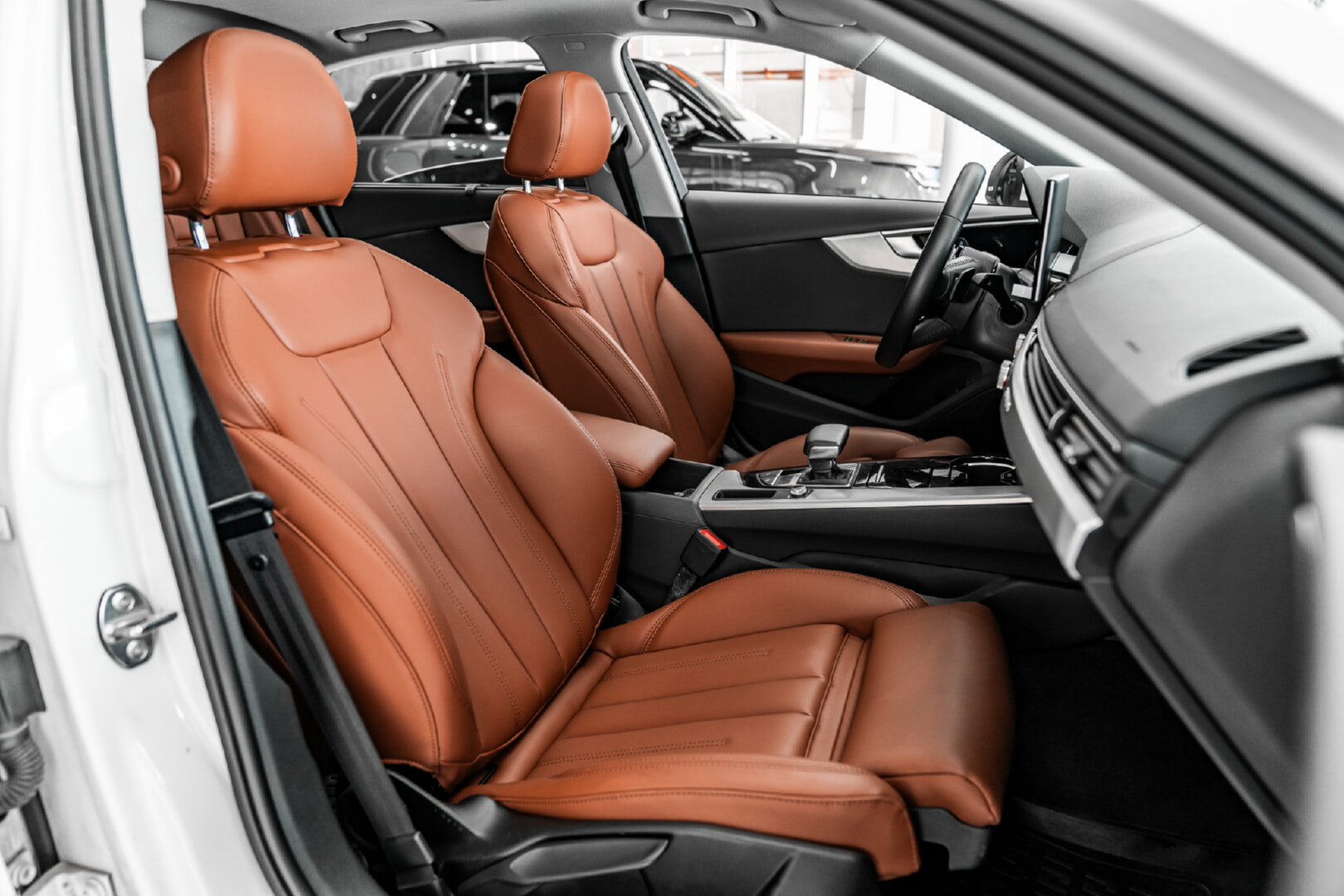 AUDİ A4 2019-2024 TABA DERİ DÖŞEME