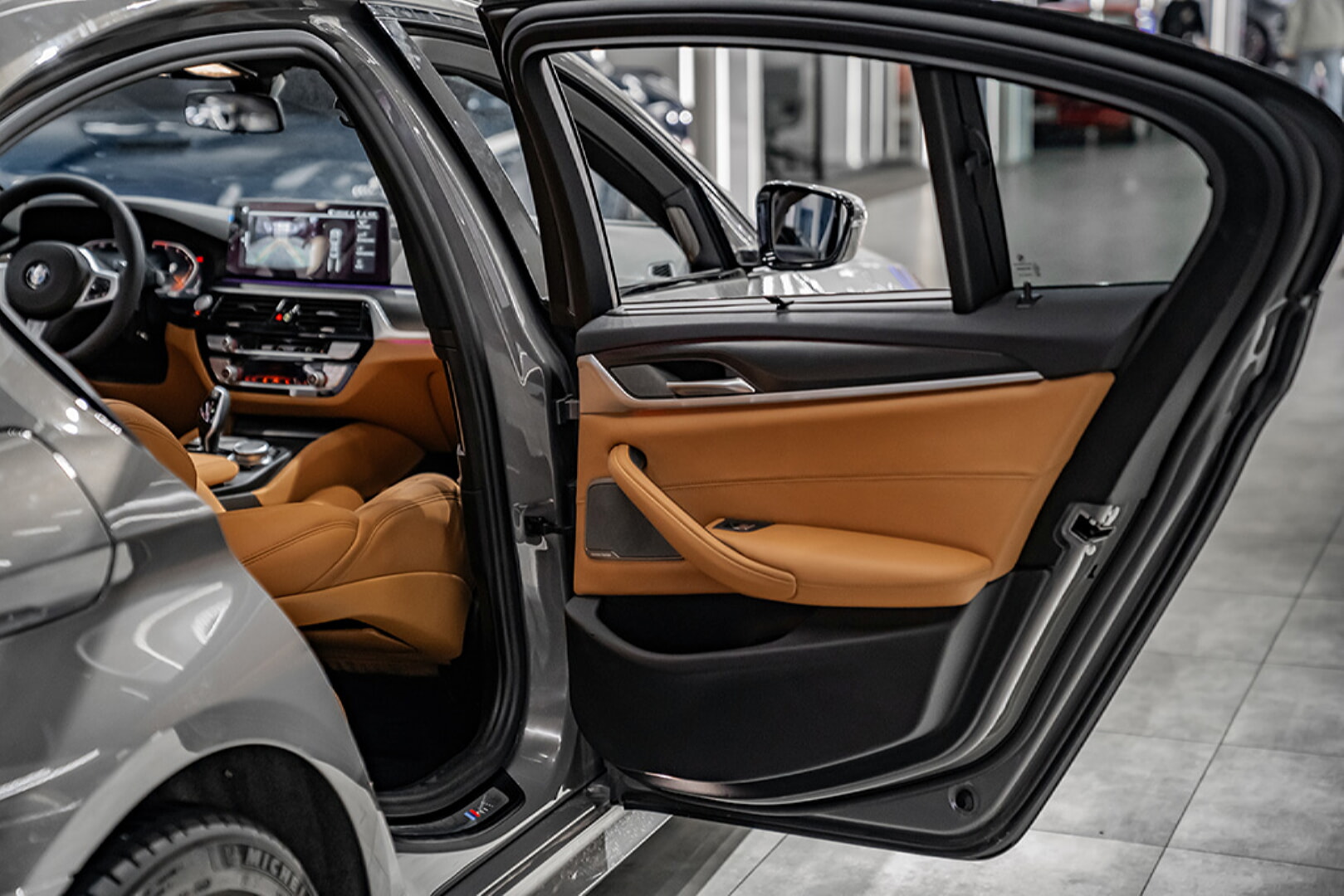 BMW G30 5 SERİSİ 2017-2022 TABA DERİ DÖŞEME