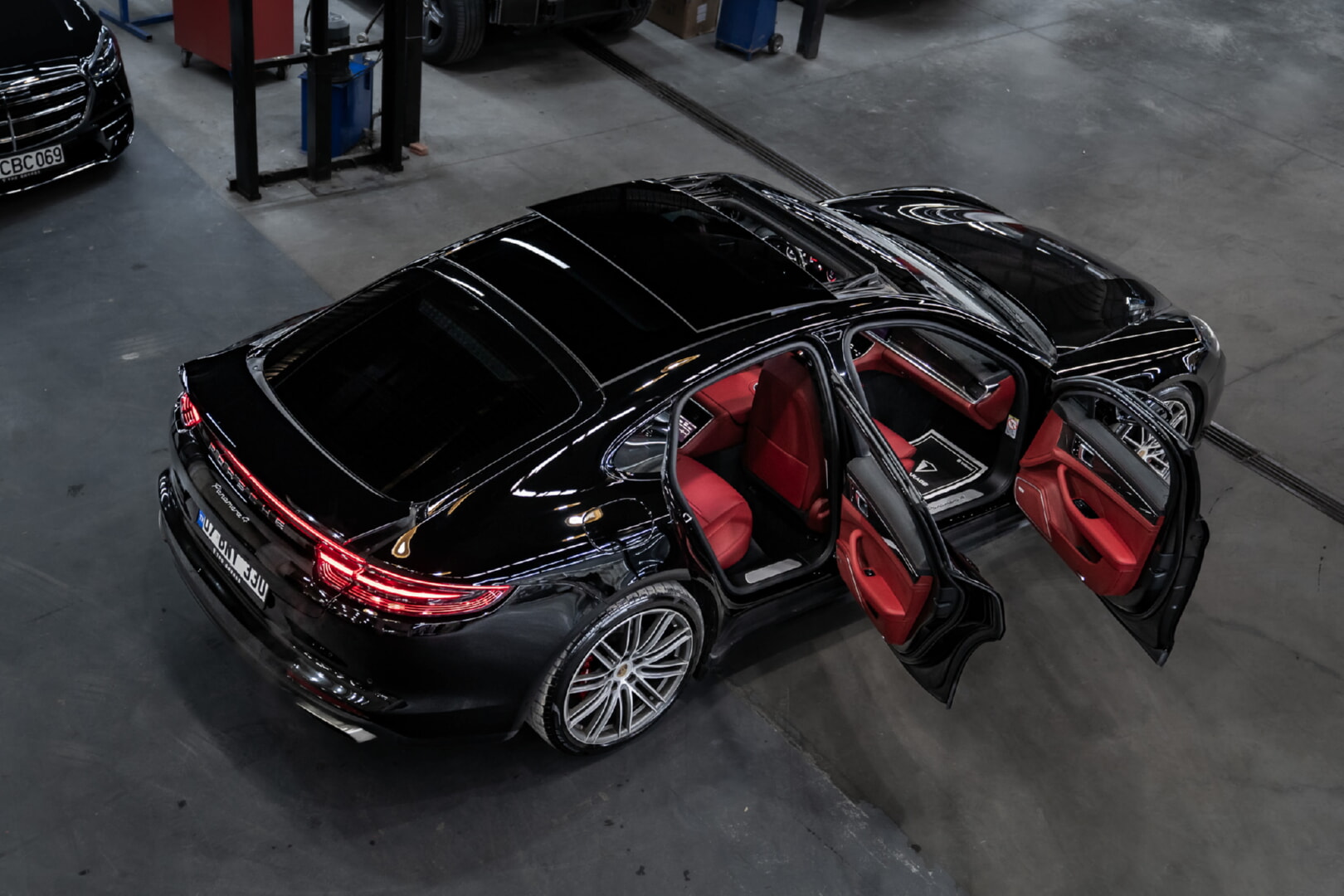 PORSCHE PANAMERA 2016-2024 KIRMIZI DERİ DÖŞEME