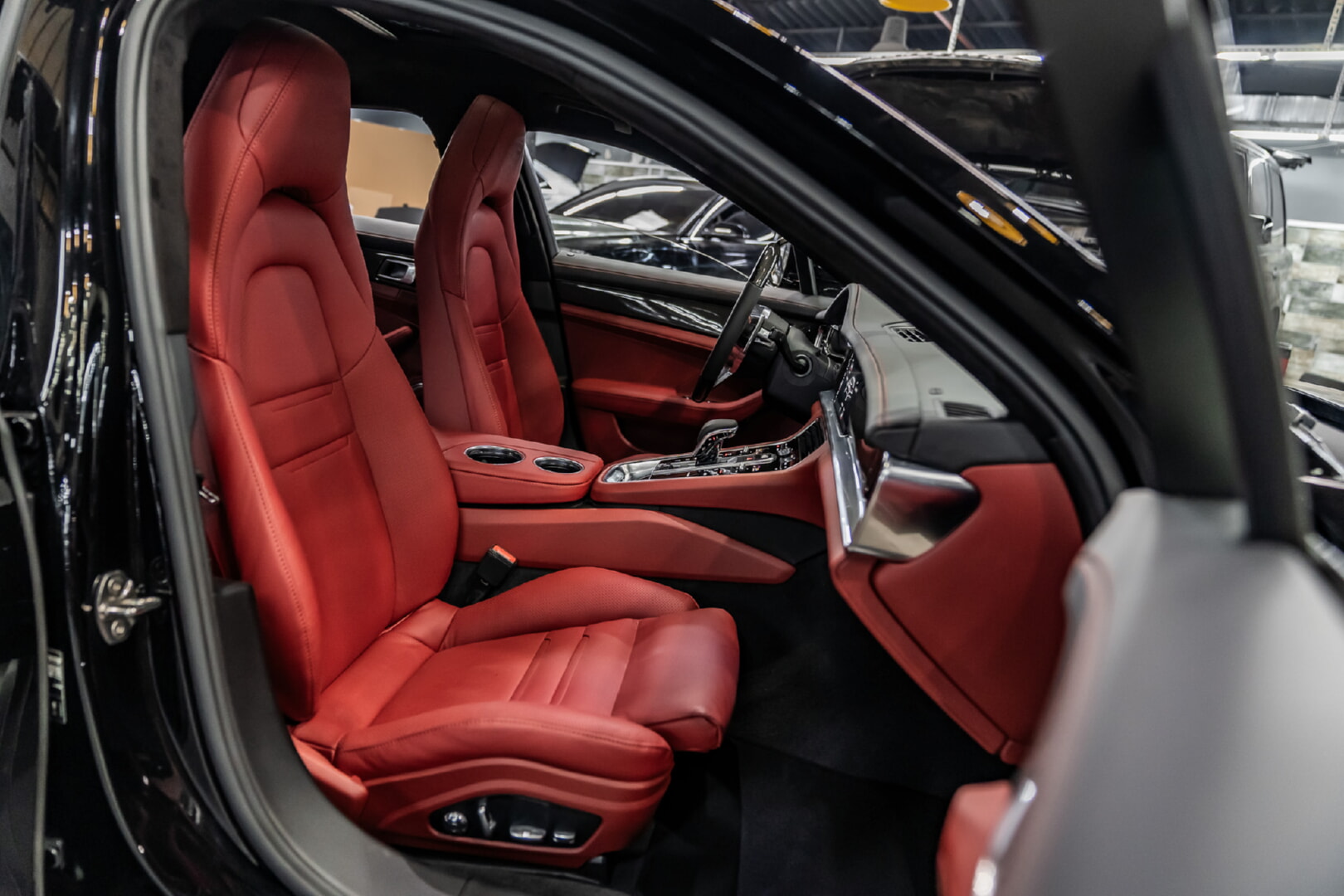 PORSCHE PANAMERA 2016-2024 KIRMIZI DERİ DÖŞEME