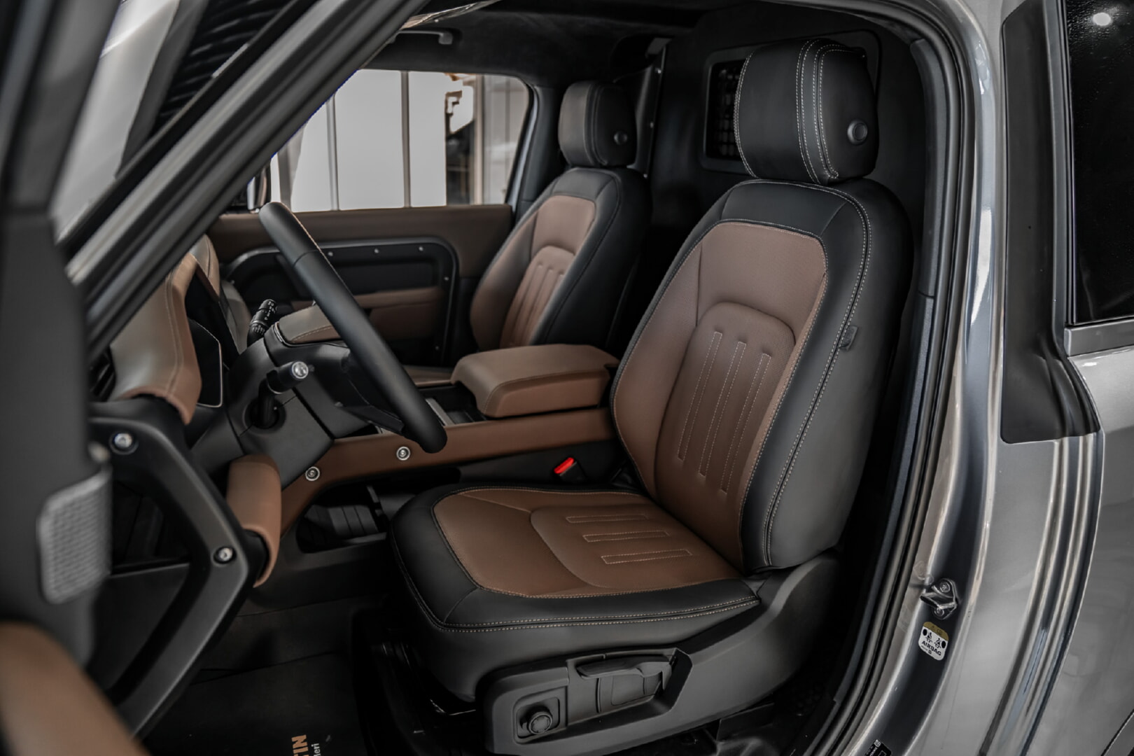 LAND ROVER DEFENDER 2022-2025 TRUFF-SİYAH DERİ DÖŞEME