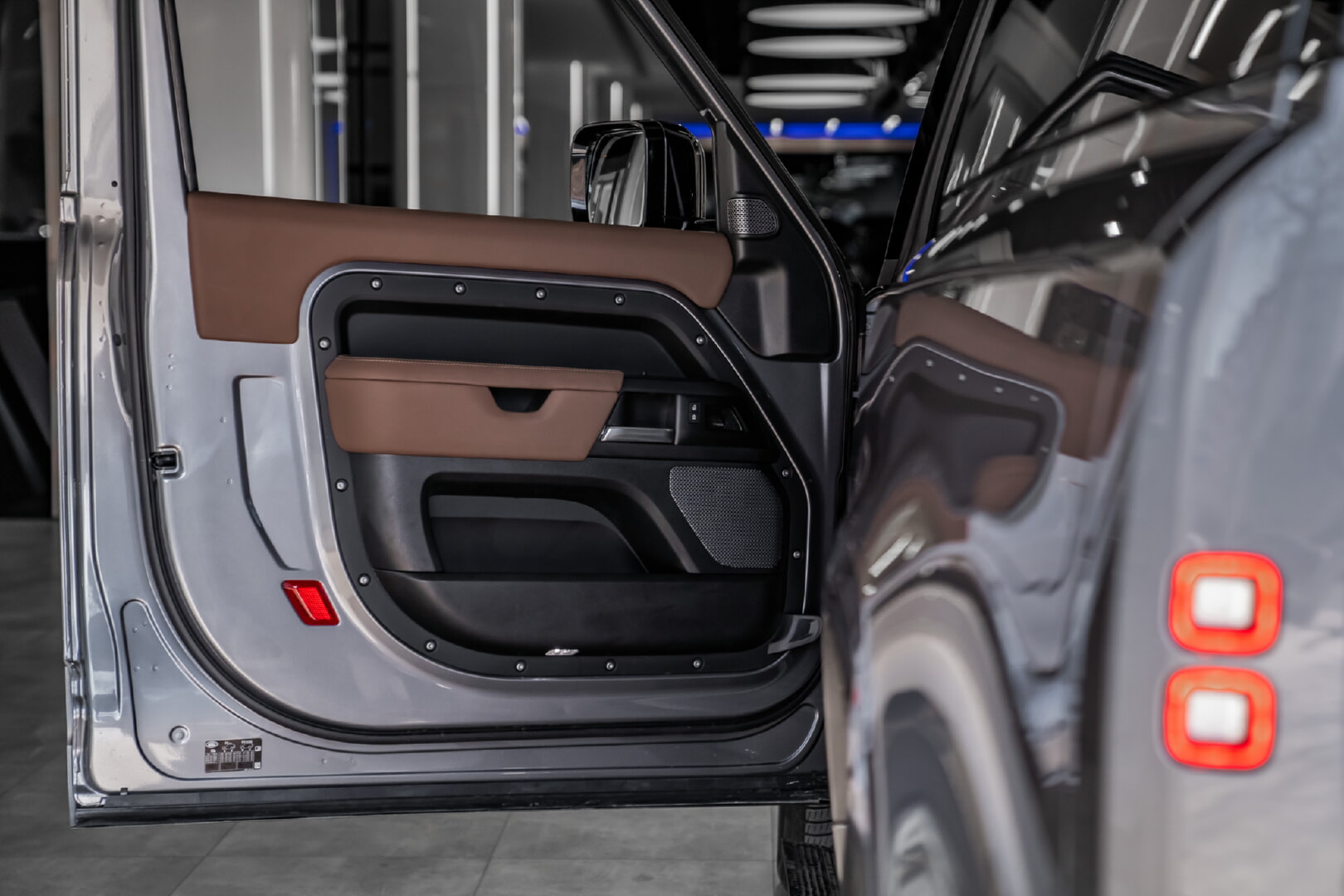 LAND ROVER DEFENDER 2022-2025 TRUFF-SİYAH DERİ DÖŞEME