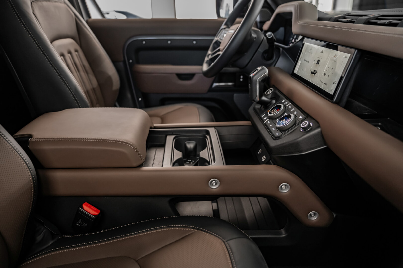 LAND ROVER DEFENDER 2022-2025 TRUFF-SİYAH DERİ DÖŞEME