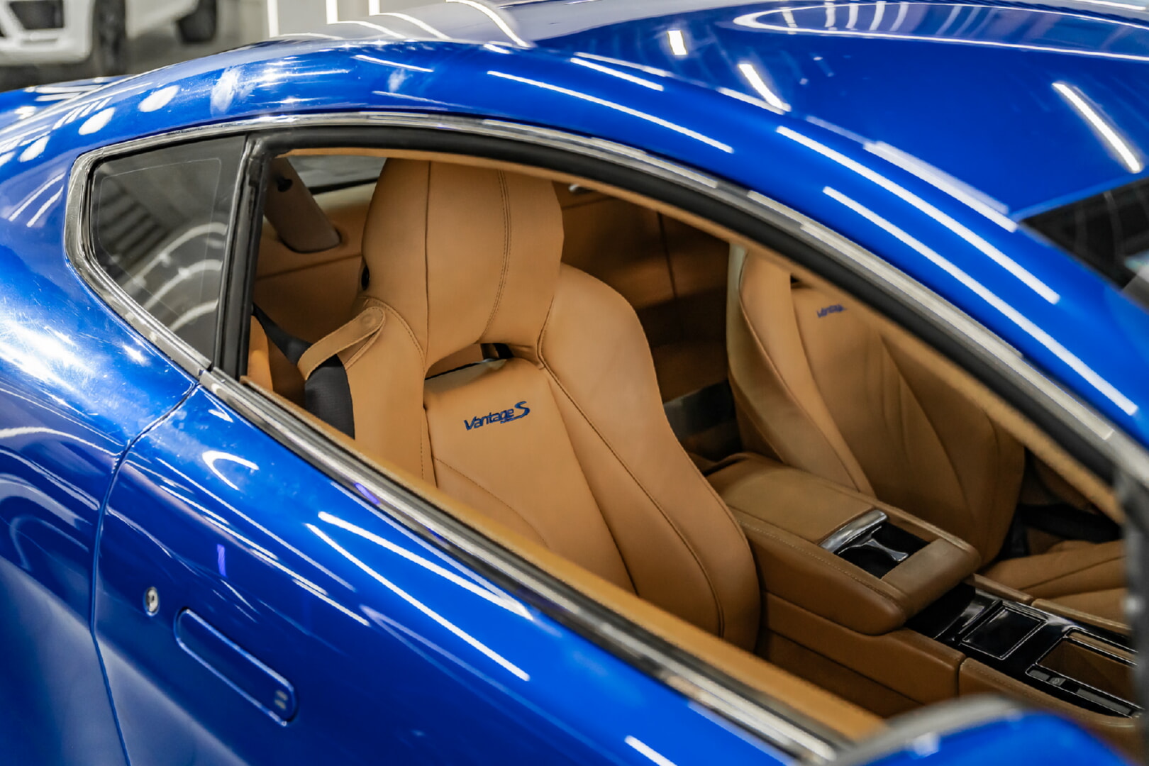 ASTON MARTİN VANTAGE S 2008-2015 TABA DERİ DÖŞEME