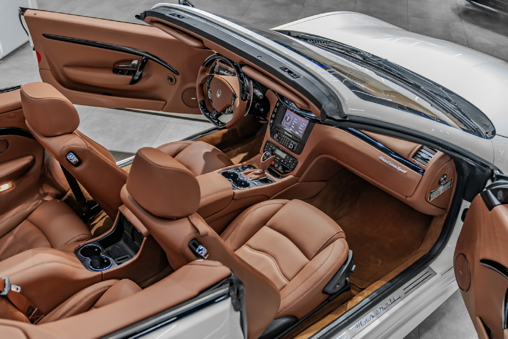 MASERATİ GRANTURİSMO 2010-2014 TABA DERİ DÖŞEME