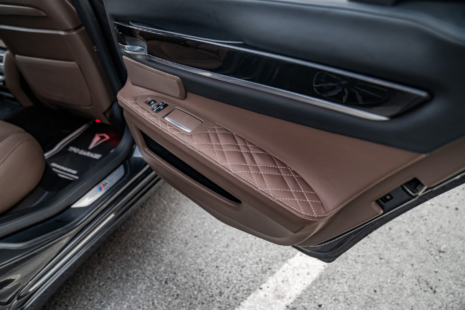 BMW F01 7 SERİSİ 2009-2015 KAHVERENGİ DERİ DÖŞEME