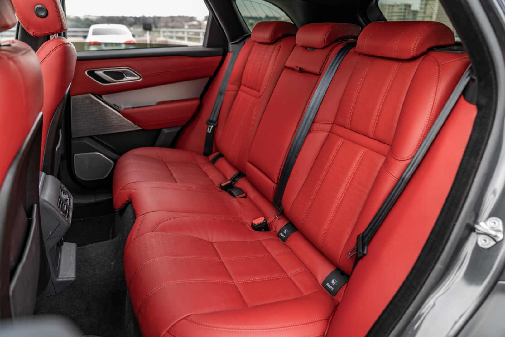 RANGE ROVER VELAR 2017-2024 KIRMIZI DERİ DÖŞEME