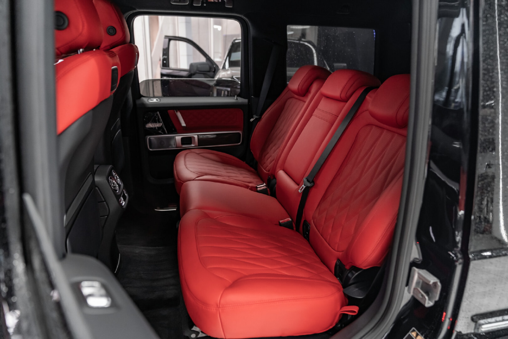 MERCEDES G SERİSİ 2019-2024 KIRMIZI DERİ DÖŞEME