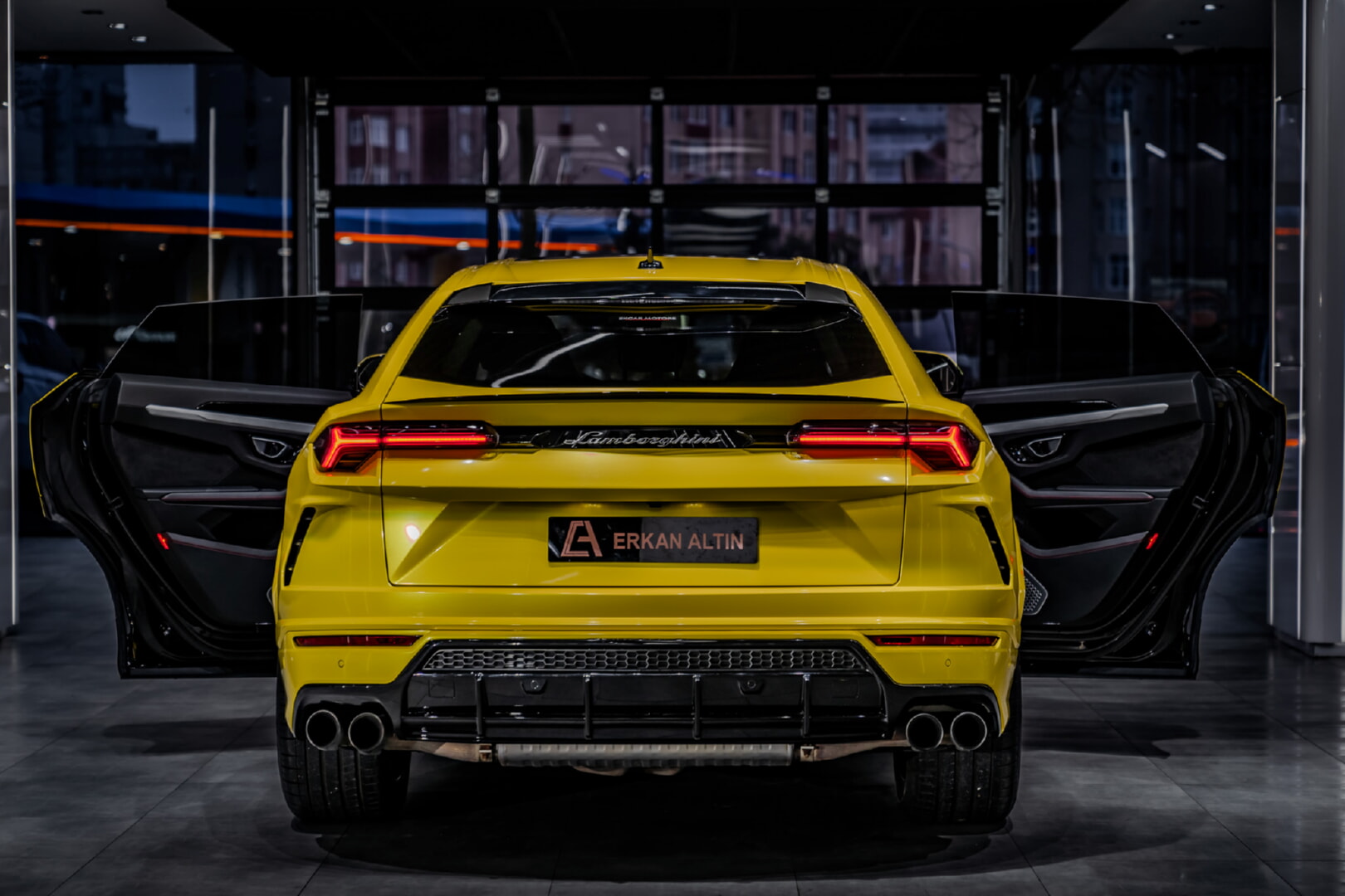 LAMBORGHİNİ URUS 2019-2024 SİYAH DERİ DÖŞEME