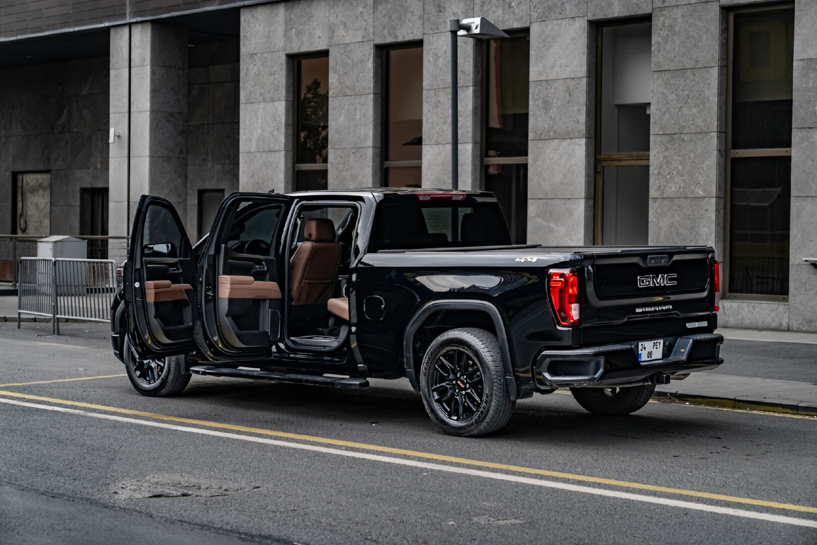 GMC SİERRA 2021-2024 TRUFF DERİ DÖŞEME