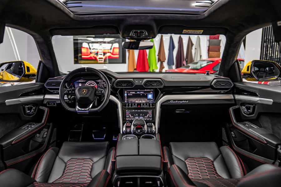 LAMBORGHİNİ URUS 2019-2024 SİYAH DERİ DÖŞEME