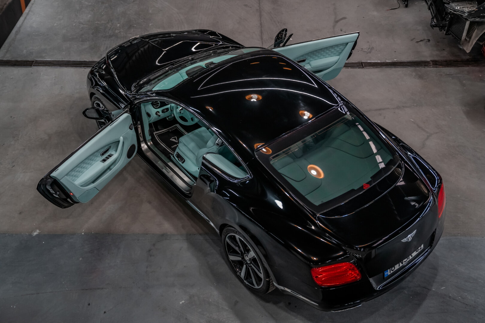 BENTLEY CONTİNENTAL 2014-2017 TİFFANY DERİ DÖŞEME