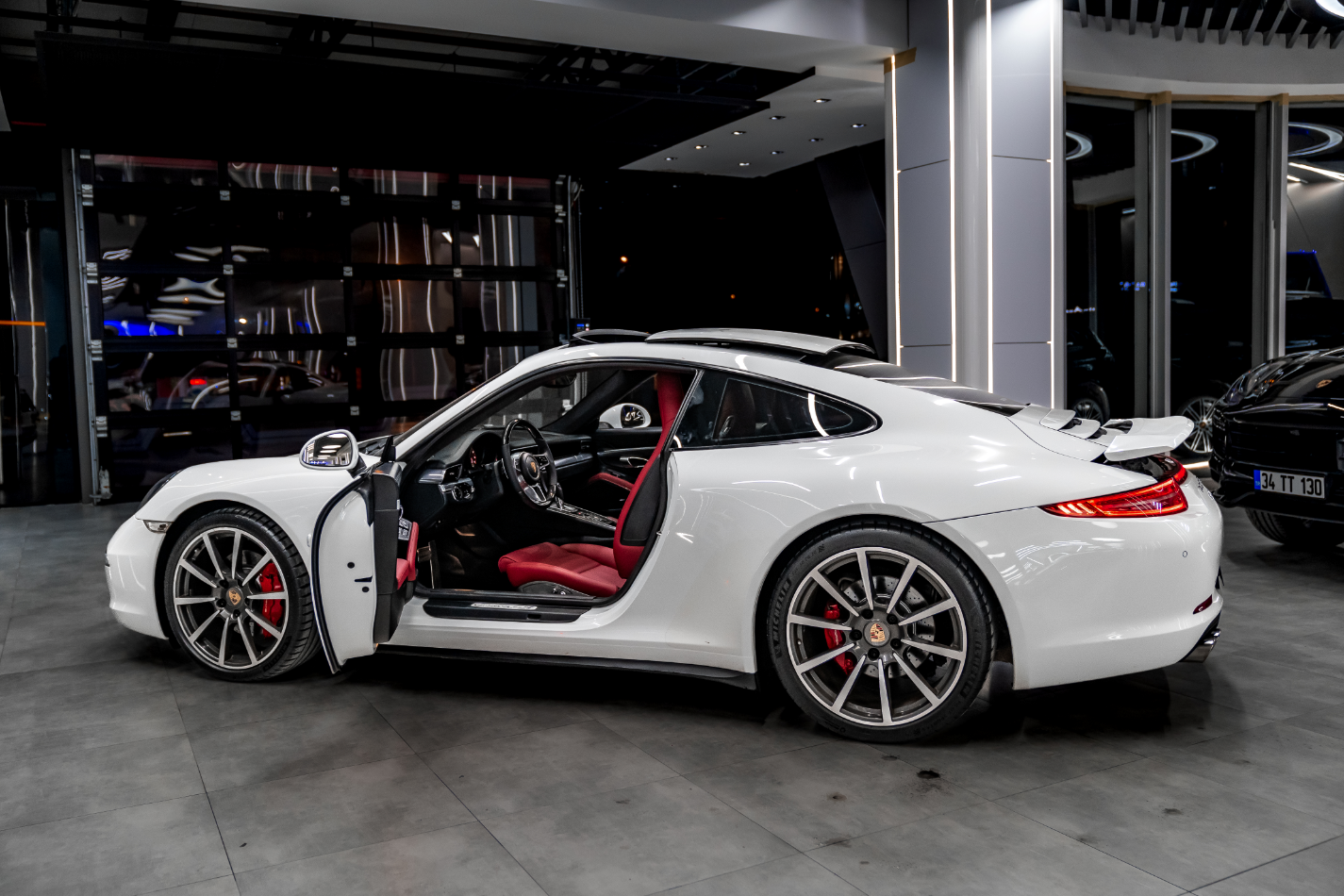PORSCHE 911 CARRERA 2012-2018 KIRMIZI DERİ DÖŞEME