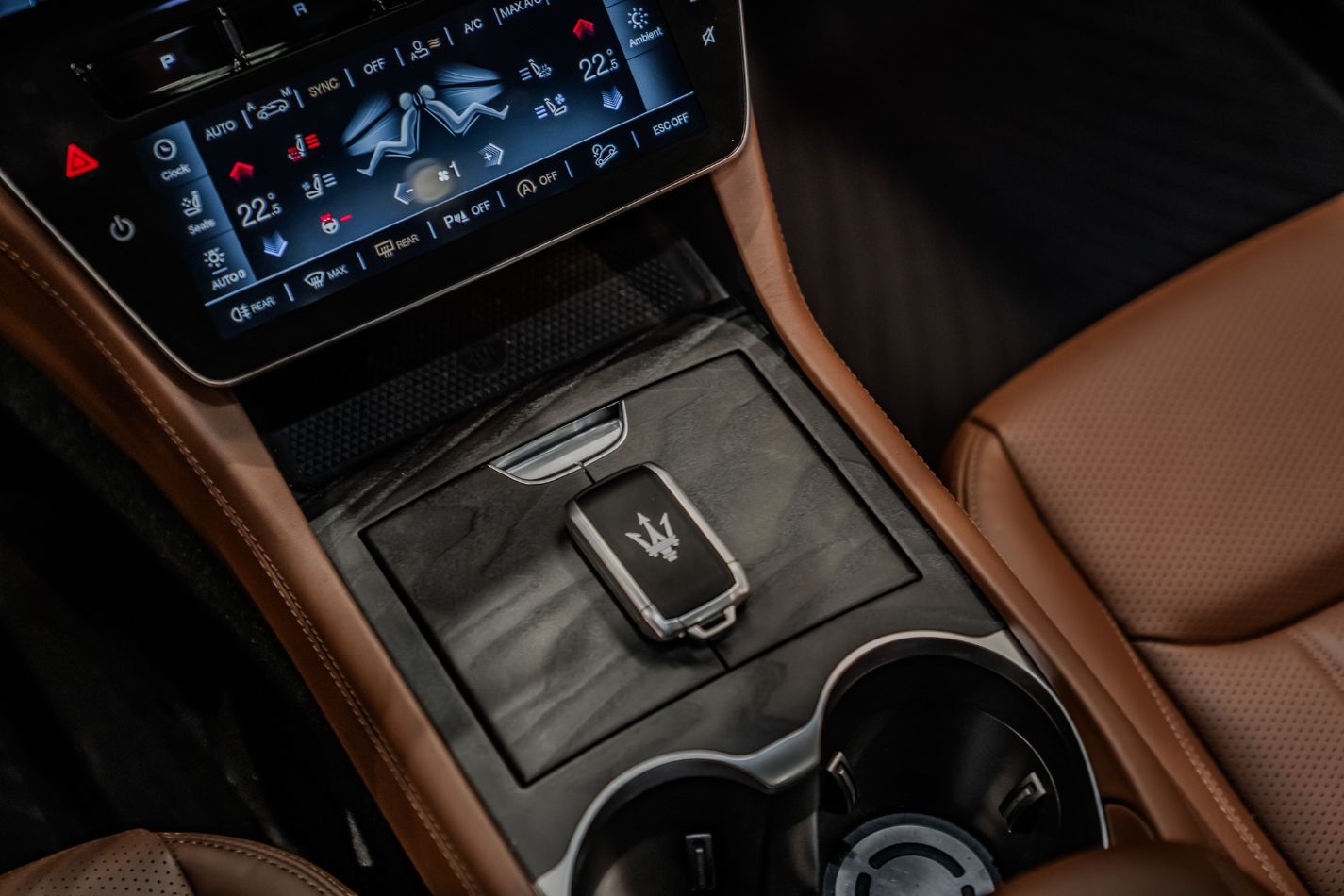 MASERATİ GRECALE 2022-2024 TABA DERİ DÖŞEME