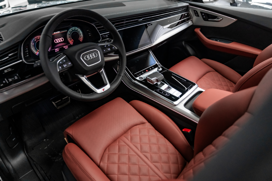 AUDİ Q8 2019-2024 BORDO DERİ DÖŞEME