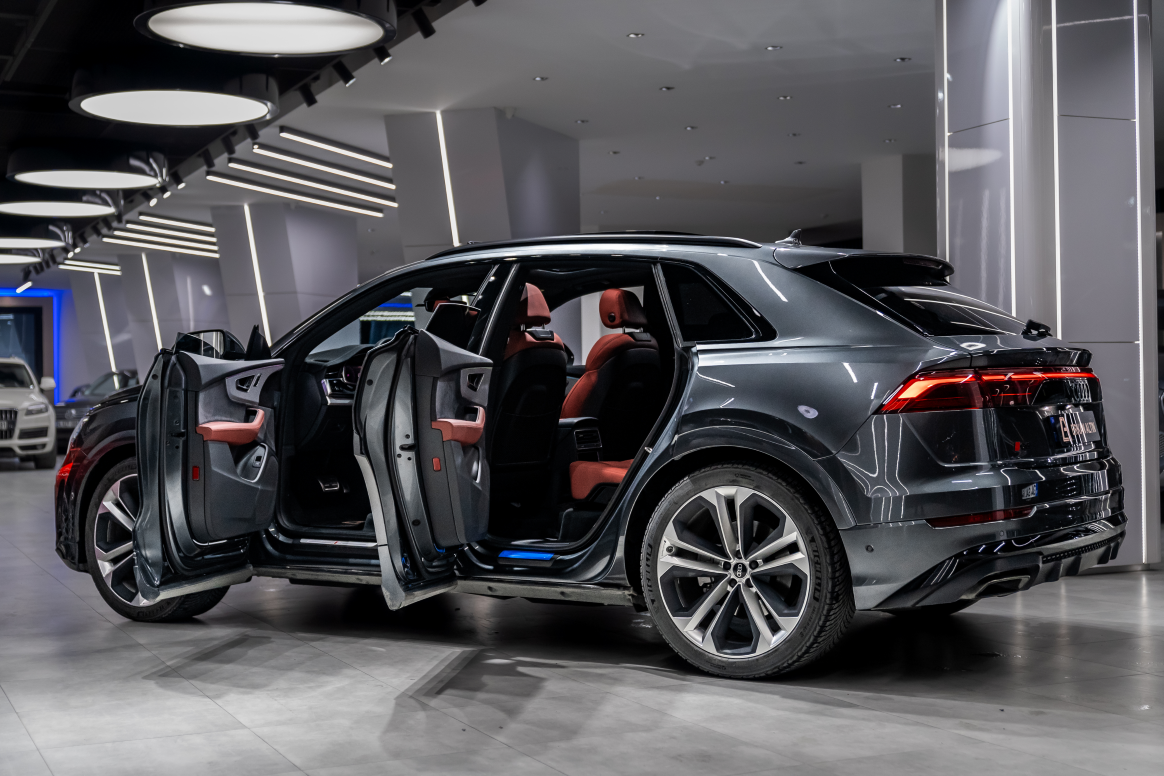 AUDİ Q8 2019-2024 BORDO DERİ DÖŞEME