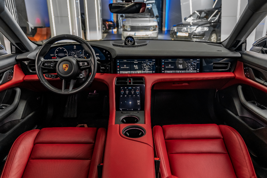 PORSCHE TAYCAN 2020-2024 KIRMIZI DERİ DÖŞEME