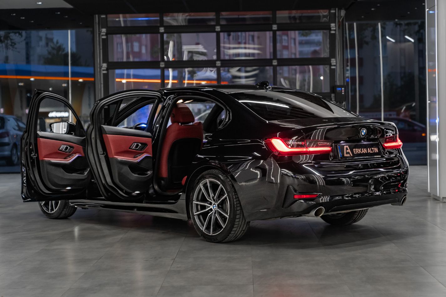 BMW G20 3 SERİSİ 2019-2024 KIRMIZI DERİ DÖŞEME