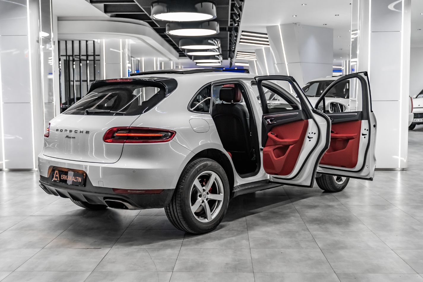 MACAN KIRMIZI 2015-2023 KIRMIZI DERİ DÖŞEME