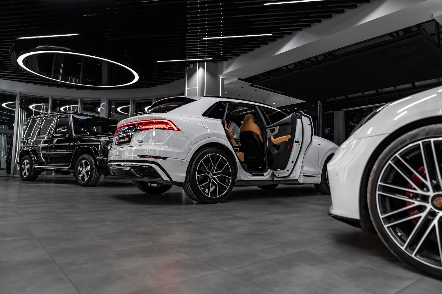 AUDİ Q8 2019-2024 TABA DERİ DÖŞEME