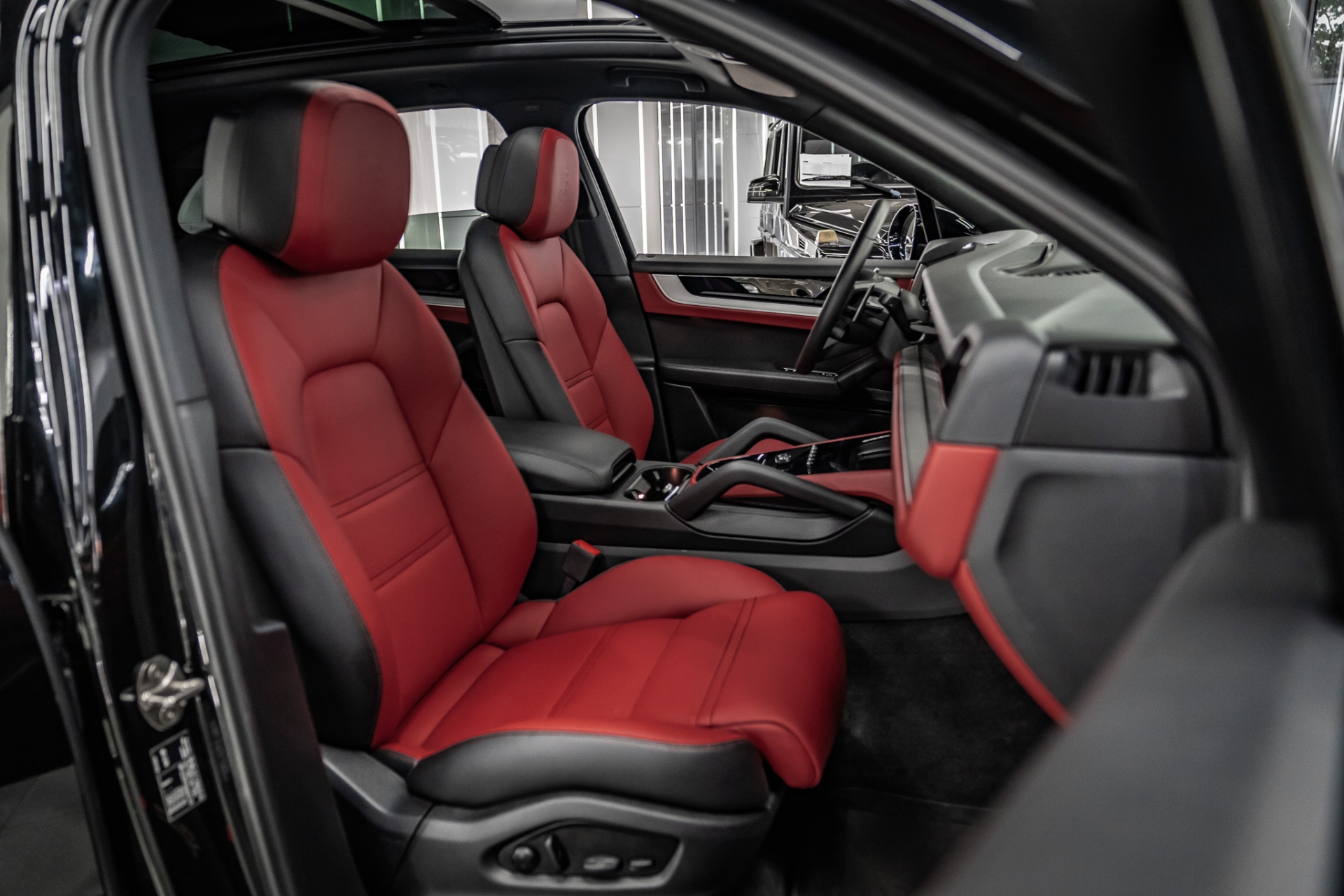 PORSCHE CAYENNE 2024-2025 KIRMIZI DERİ DÖŞEME