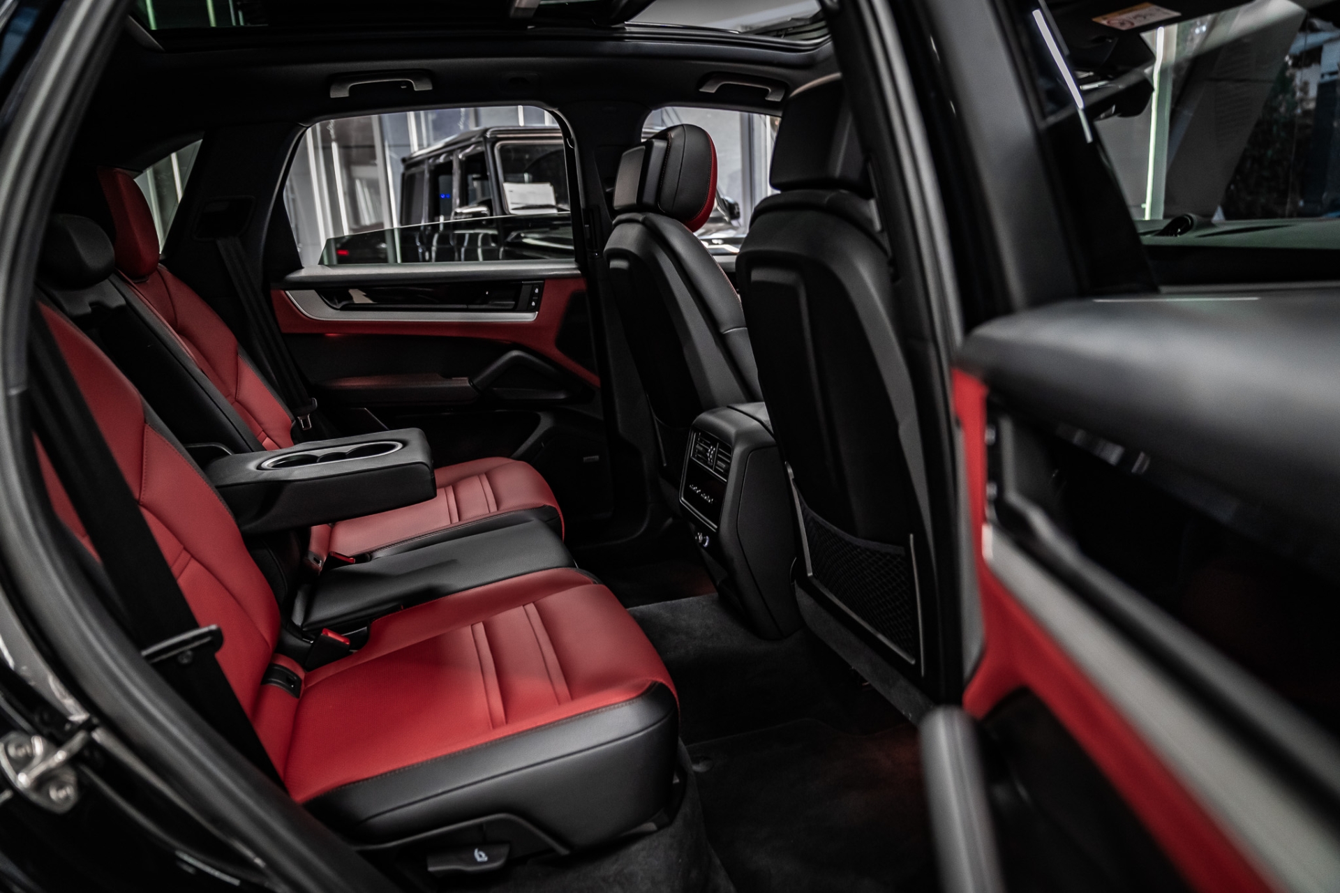 PORSCHE CAYENNE 2024-2025 KIRMIZI DERİ DÖŞEME