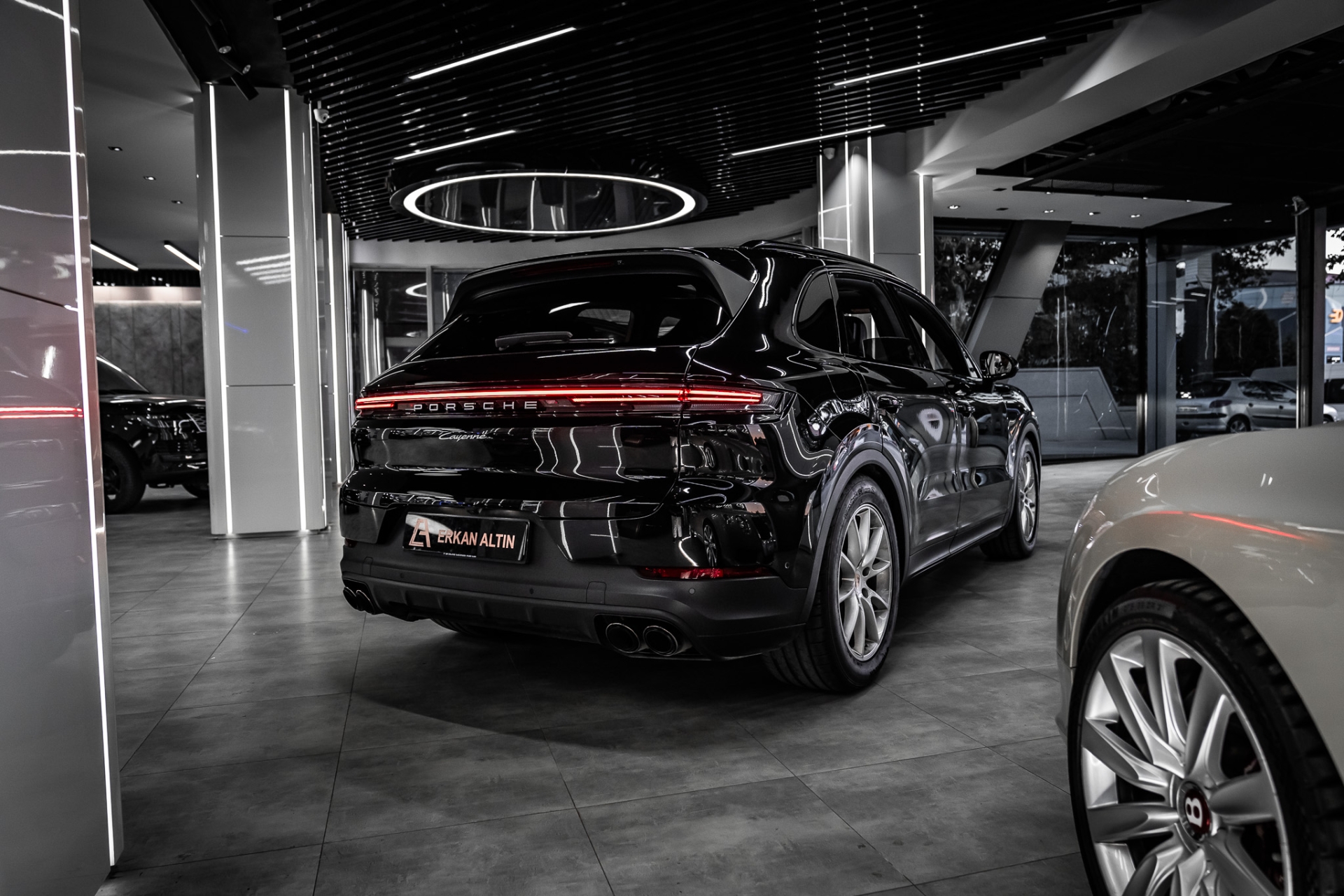 PORSCHE CAYENNE 2024-2025 KIRMIZI DERİ DÖŞEME