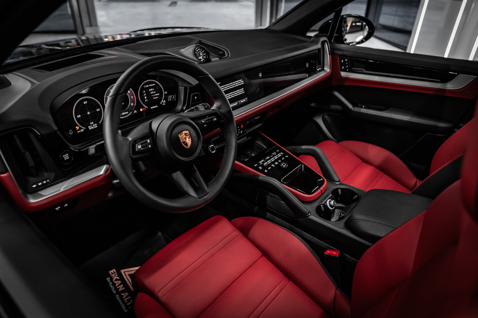 PORSCHE CAYENNE 2024-2025 KIRMIZI DERİ DÖŞEME