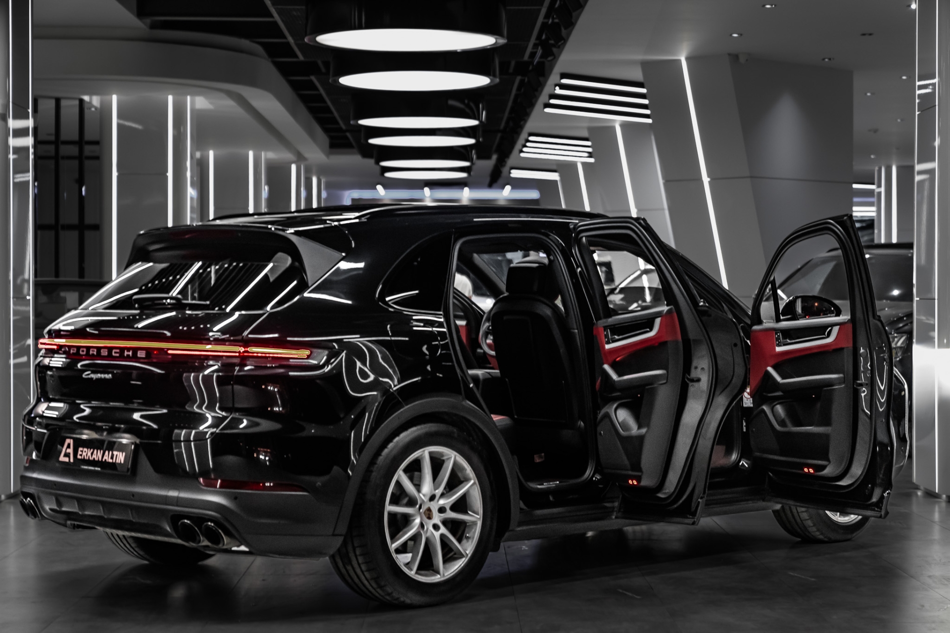 PORSCHE CAYENNE 2024-2025 KIRMIZI DERİ DÖŞEME