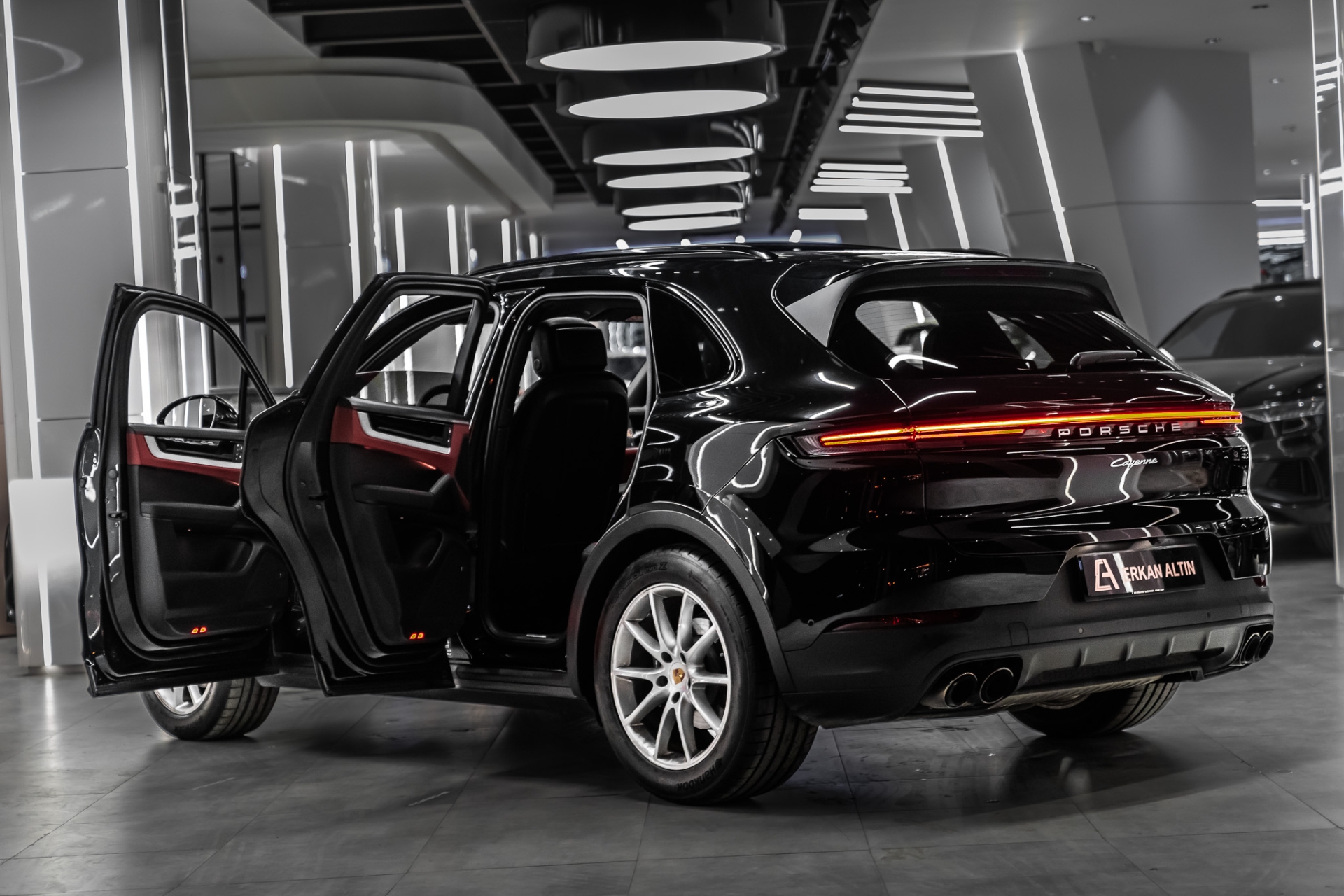 PORSCHE CAYENNE 2024-2025 KIRMIZI DERİ DÖŞEME