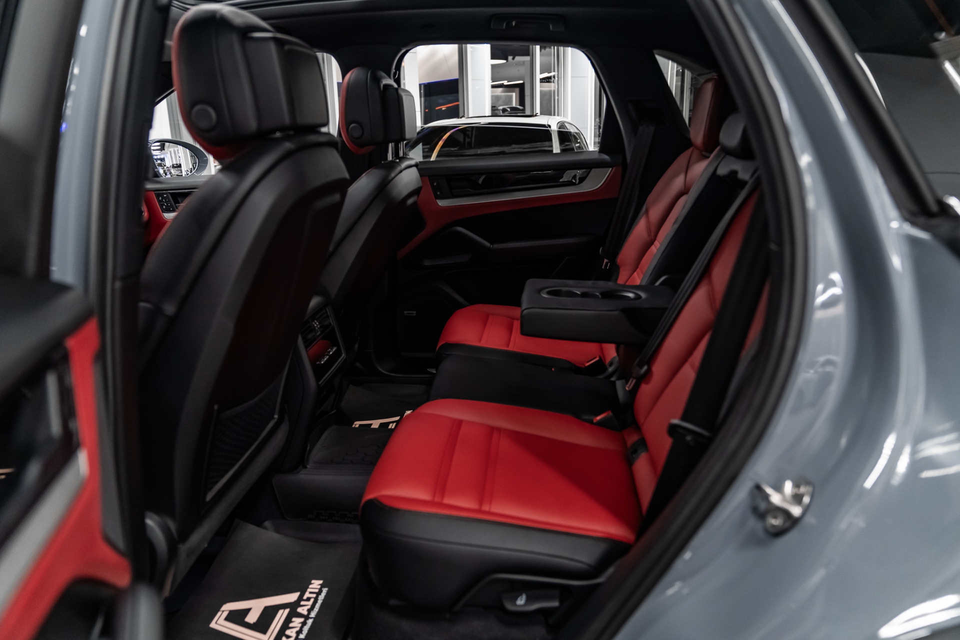 PORSCHE CAYENNE 2024-2025 KIRMIZI DERİ DÖŞEME