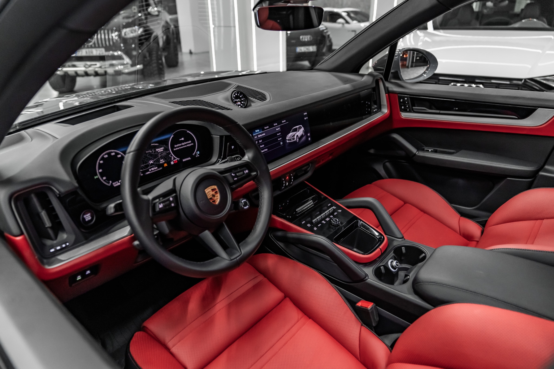 PORSCHE CAYENNE 2024-2025 KIRMIZI DERİ DÖŞEME