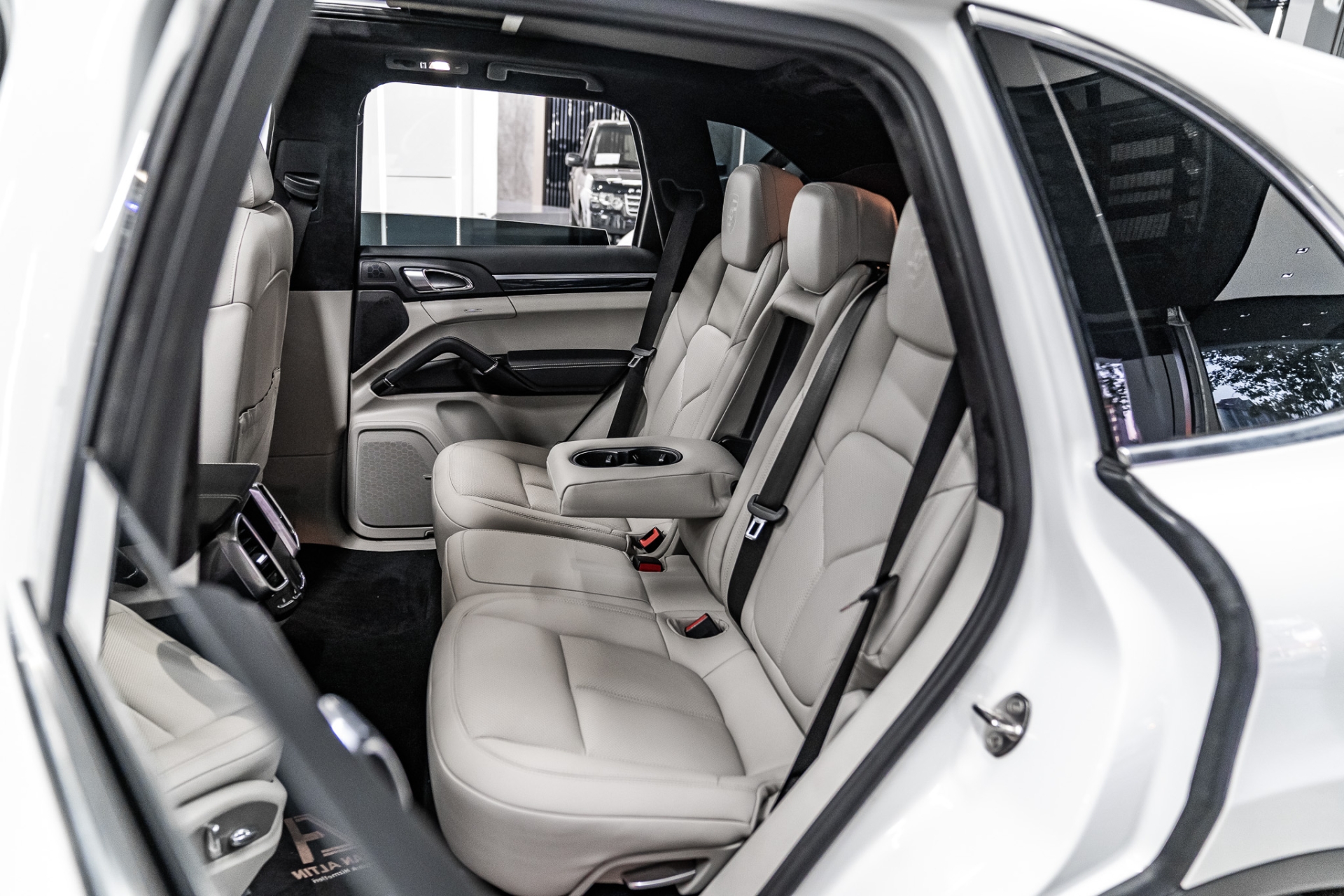 PORSCHE CAYENNE 2010-2017 GRİ DERİ DÖŞEME