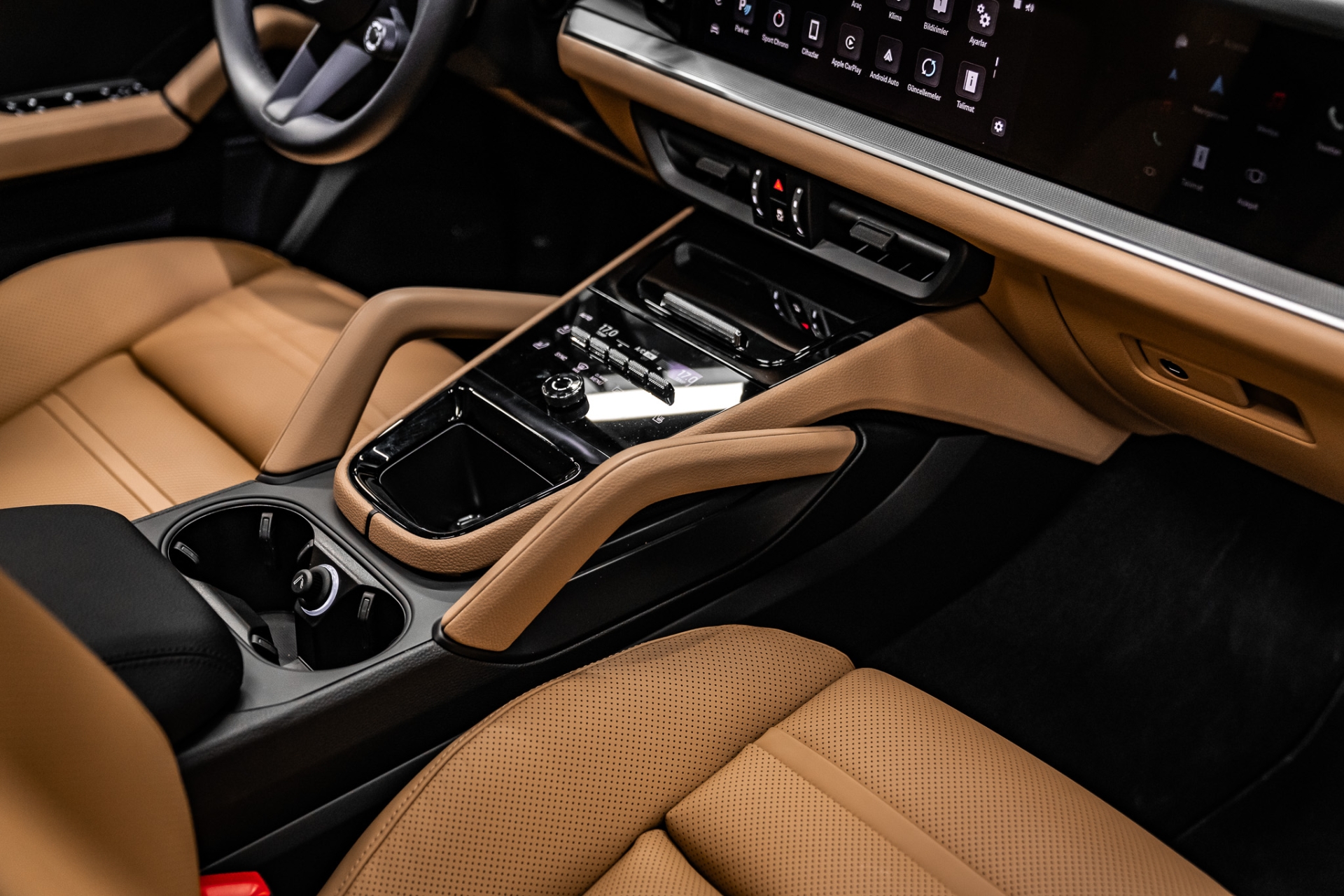 PORSCHE CAYENNE 2024-2025 TABA DERİ DÖŞEME